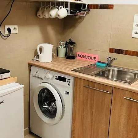 Old Town Apartment *